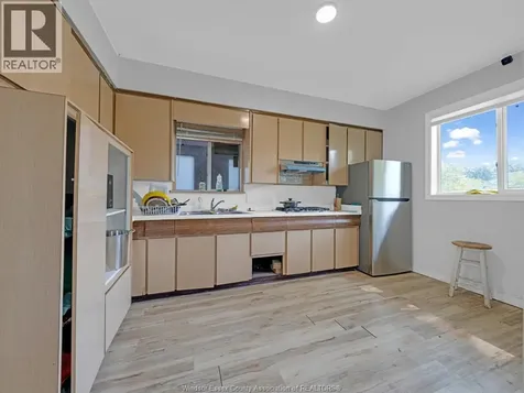 353 Indian Road Windsor ON N9E 2M1