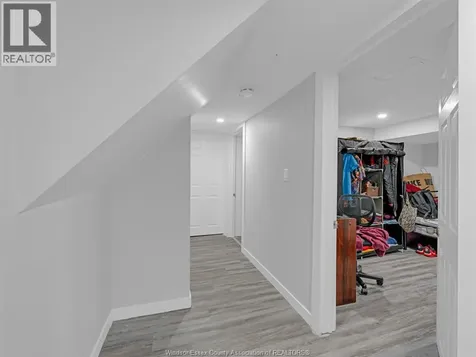 353 Indian Road Windsor ON N9E 2M1