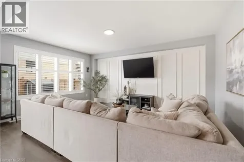 105 Larry Crescent Caledonia ON N3W 0B2