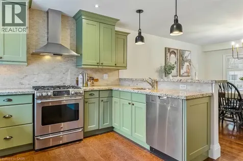 1071 Melvin Avenue Oakville ON L6J 2V8