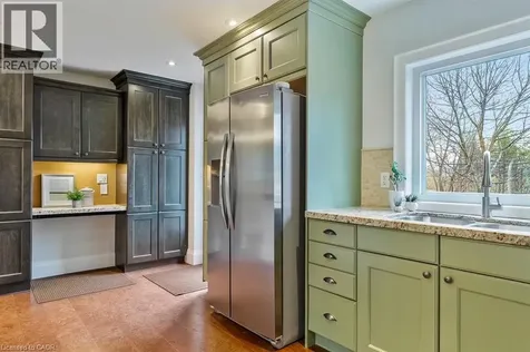 1071 Melvin Avenue Oakville ON L6J 2V8