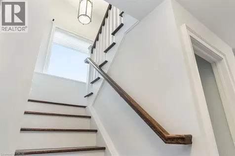 1071 Melvin Avenue Oakville ON L6J 2V8