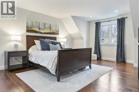 1071 Melvin Avenue Oakville ON L6J 2V8