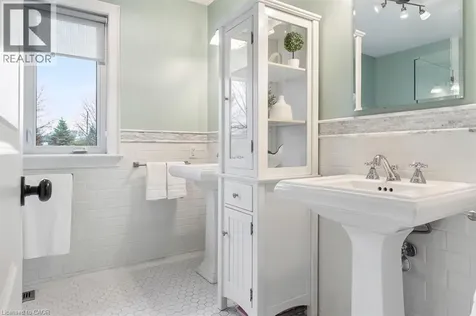 1071 Melvin Avenue Oakville ON L6J 2V8