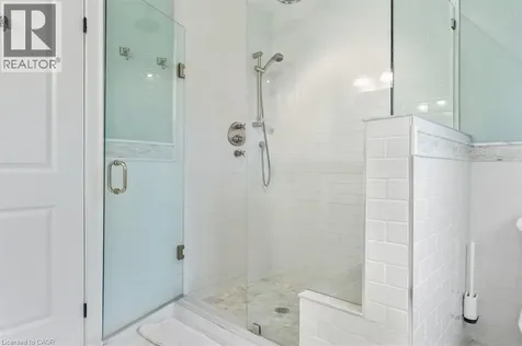 1071 Melvin Avenue Oakville ON L6J 2V8
