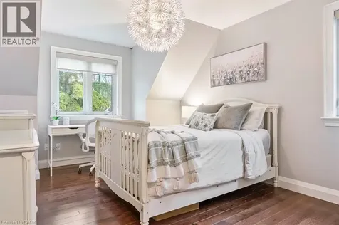 1071 Melvin Avenue Oakville ON L6J 2V8