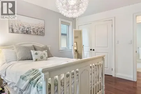 1071 Melvin Avenue Oakville ON L6J 2V8