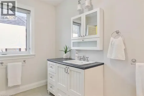 1071 Melvin Avenue Oakville ON L6J 2V8