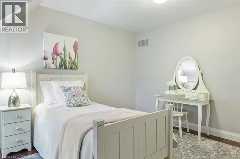 1071 Melvin Avenue Oakville ON L6J 2V8
