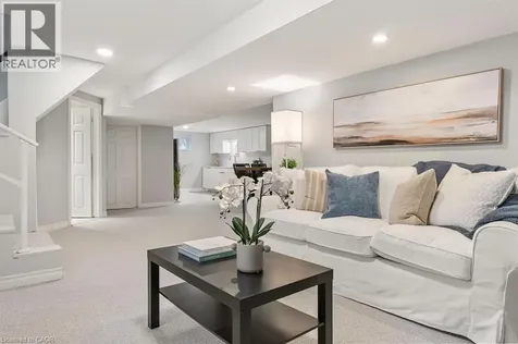 1071 Melvin Avenue Oakville ON L6J 2V8