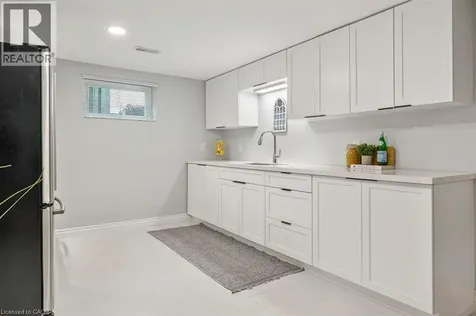 1071 Melvin Avenue Oakville ON L6J 2V8