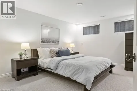 1071 Melvin Avenue Oakville ON L6J 2V8
