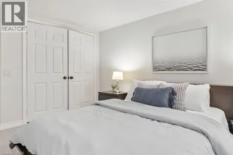 1071 Melvin Avenue Oakville ON L6J 2V8