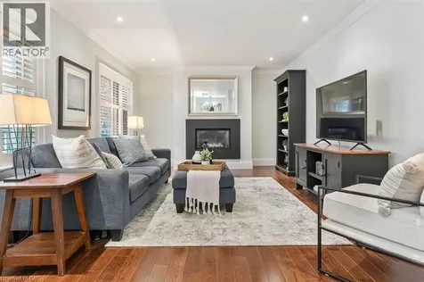 1071 Melvin Avenue Oakville ON L6J 2V8