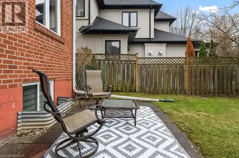1071 Melvin Avenue Oakville ON L6J 2V8