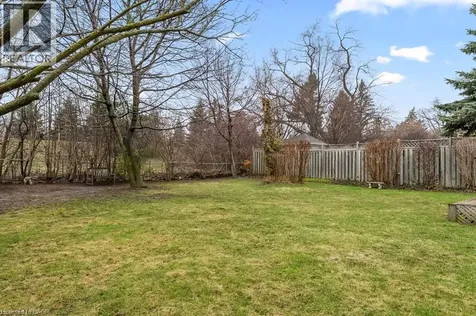 1071 Melvin Avenue Oakville ON L6J 2V8