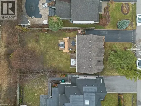 1071 Melvin Avenue Oakville ON L6J 2V8