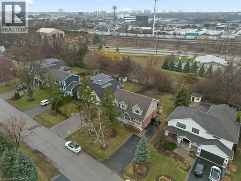 1071 Melvin Avenue Oakville ON L6J 2V8