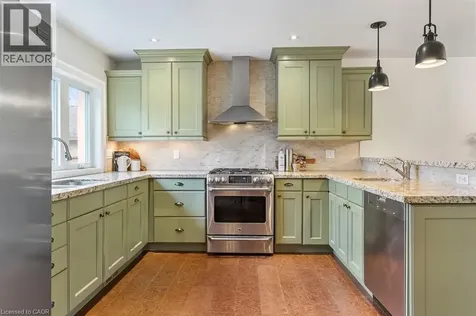 1071 Melvin Avenue Oakville ON L6J 2V8