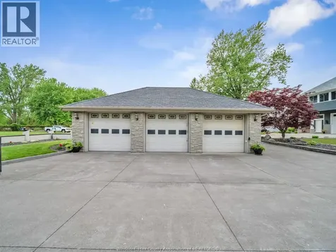 1702 Caille Avenue Lakeshore ON N8L 0J4