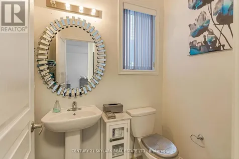 336 Col Phillips Drive Shelburne ON L9V 3W1