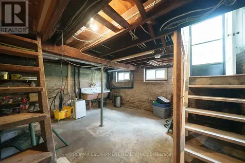 8 William Street Brantford ON N3T 3K1
