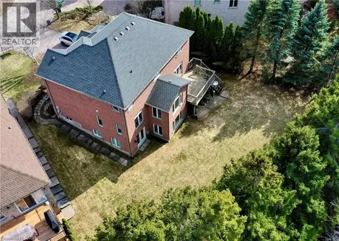 232 The Lions Gate Waterloo ON N2L 6M5