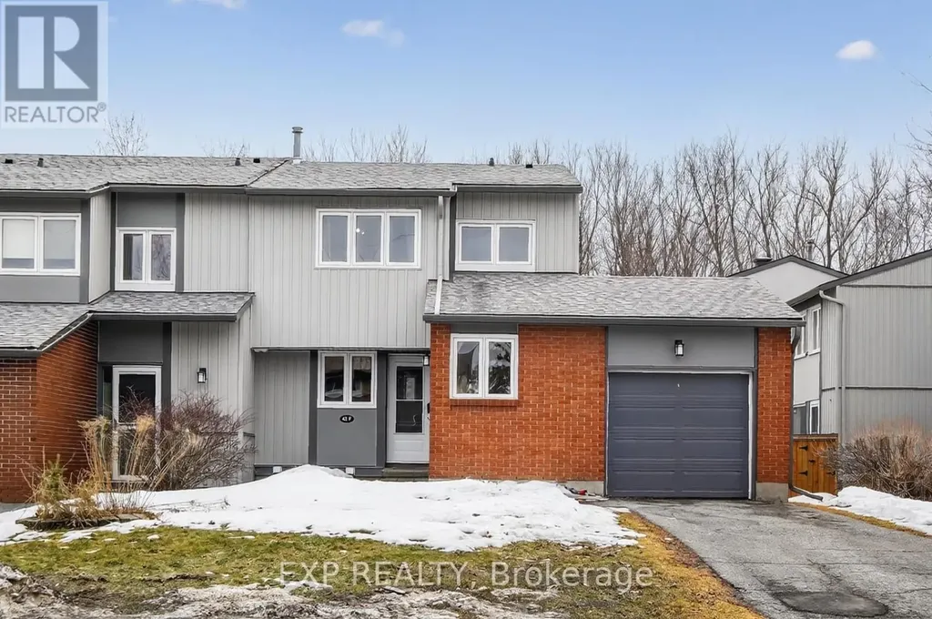 42F Benlea Drive Ottawa ON K2G 4A9