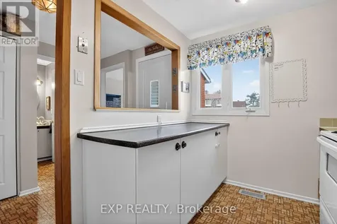 42F Benlea Drive Ottawa ON K2G 4A9