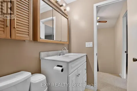 42F Benlea Drive Ottawa ON K2G 4A9