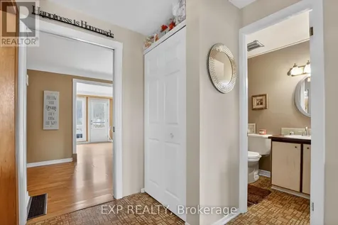 42F Benlea Drive Ottawa ON K2G 4A9