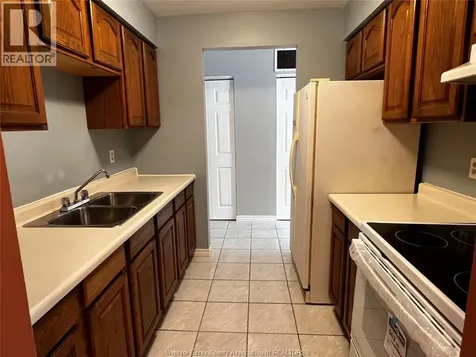 3875 Tecumseh Road East Windsor ON N8W 1T1