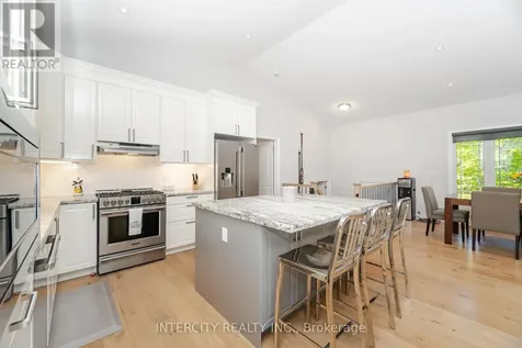41 Tall Pines Drive Tiny ON L9M 0H4