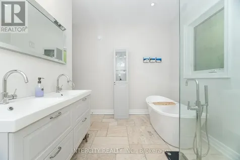 41 Tall Pines Drive Tiny ON L9M 0H4