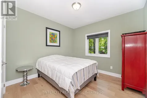 41 Tall Pines Drive Tiny ON L9M 0H4