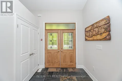 41 Tall Pines Drive Tiny ON L9M 0H4
