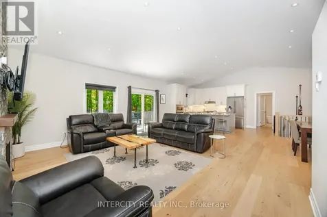 41 Tall Pines Drive Tiny ON L9M 0H4