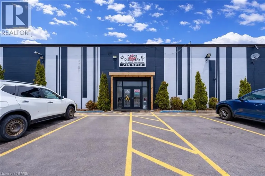 125 Sherwood Drive Brantford ON N3T 6J9