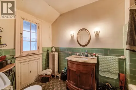 71 Margaret Avenue Kitchener ON N2H 4H3