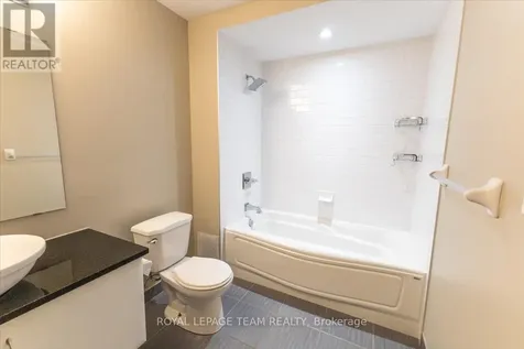 9 Balsam Street Ottawa ON K1R 7K6