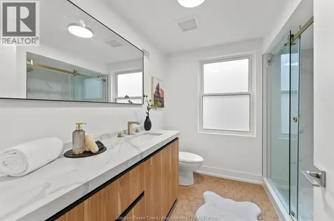 2371 Riverside Drive West Windsor ON N9B 1B1