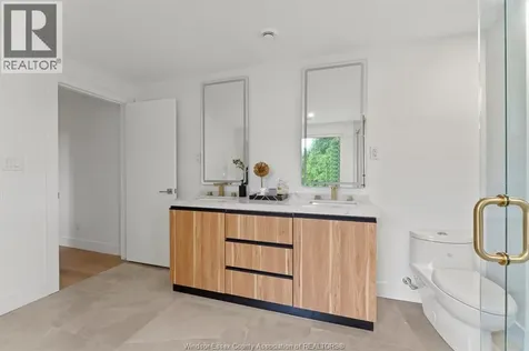 2371 Riverside Drive West Windsor ON N9B 1B1