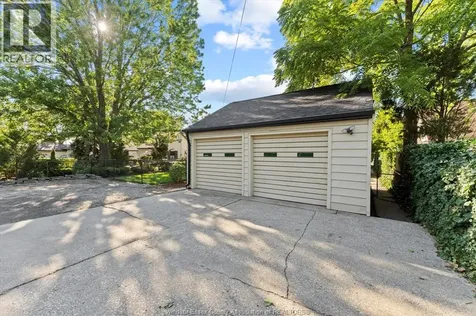 2371 Riverside Drive West Windsor ON N9B 1B1