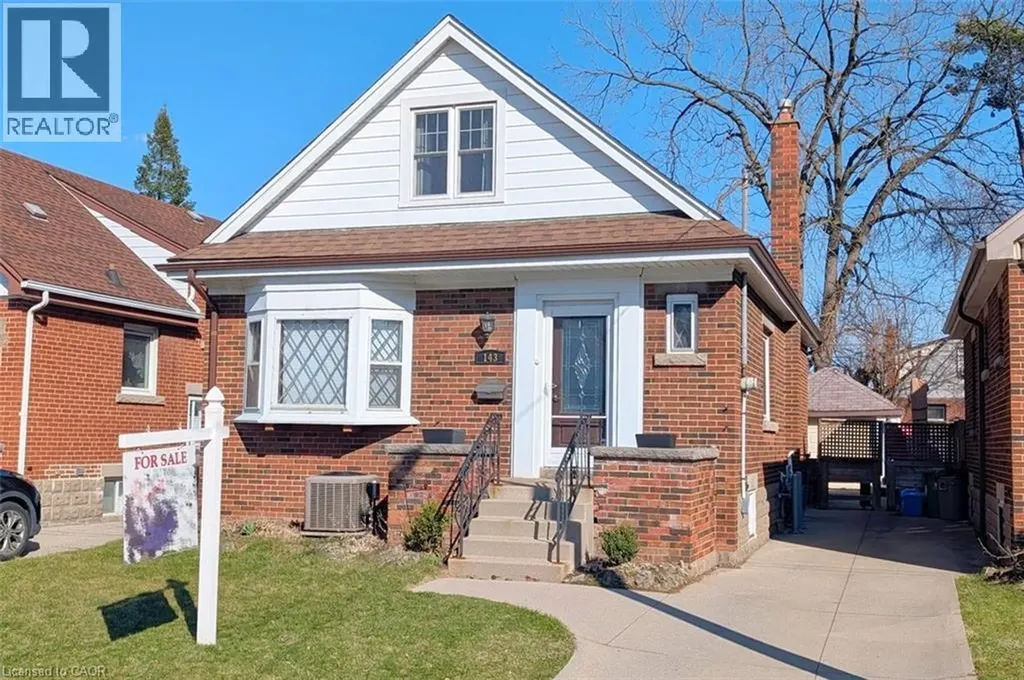 143 Huxley Avenue South Hamilton ON L8K 2P9