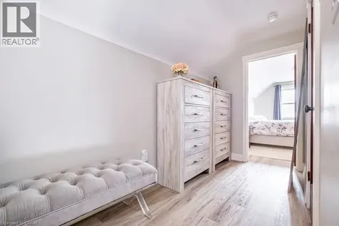 143 Huxley Avenue South Hamilton ON L8K 2P9