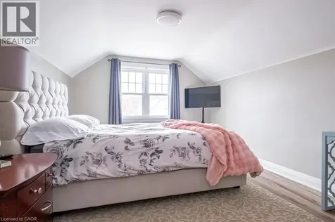 143 Huxley Avenue South Hamilton ON L8K 2P9