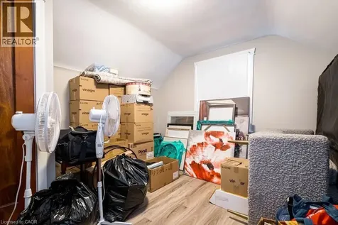 143 Huxley Avenue South Hamilton ON L8K 2P9