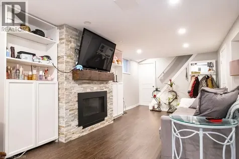 143 Huxley Avenue South Hamilton ON L8K 2P9