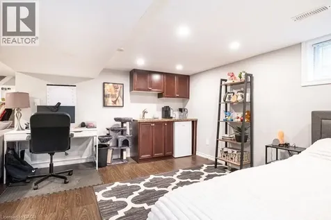 143 Huxley Avenue South Hamilton ON L8K 2P9
