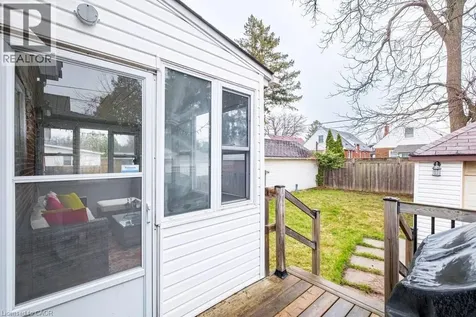 143 Huxley Avenue South Hamilton ON L8K 2P9